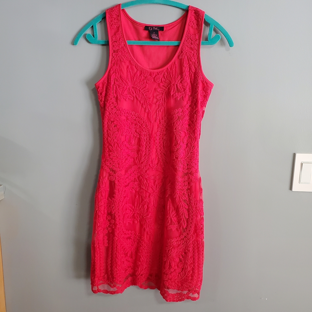 Chic Fuchsia Lace Mini Dress